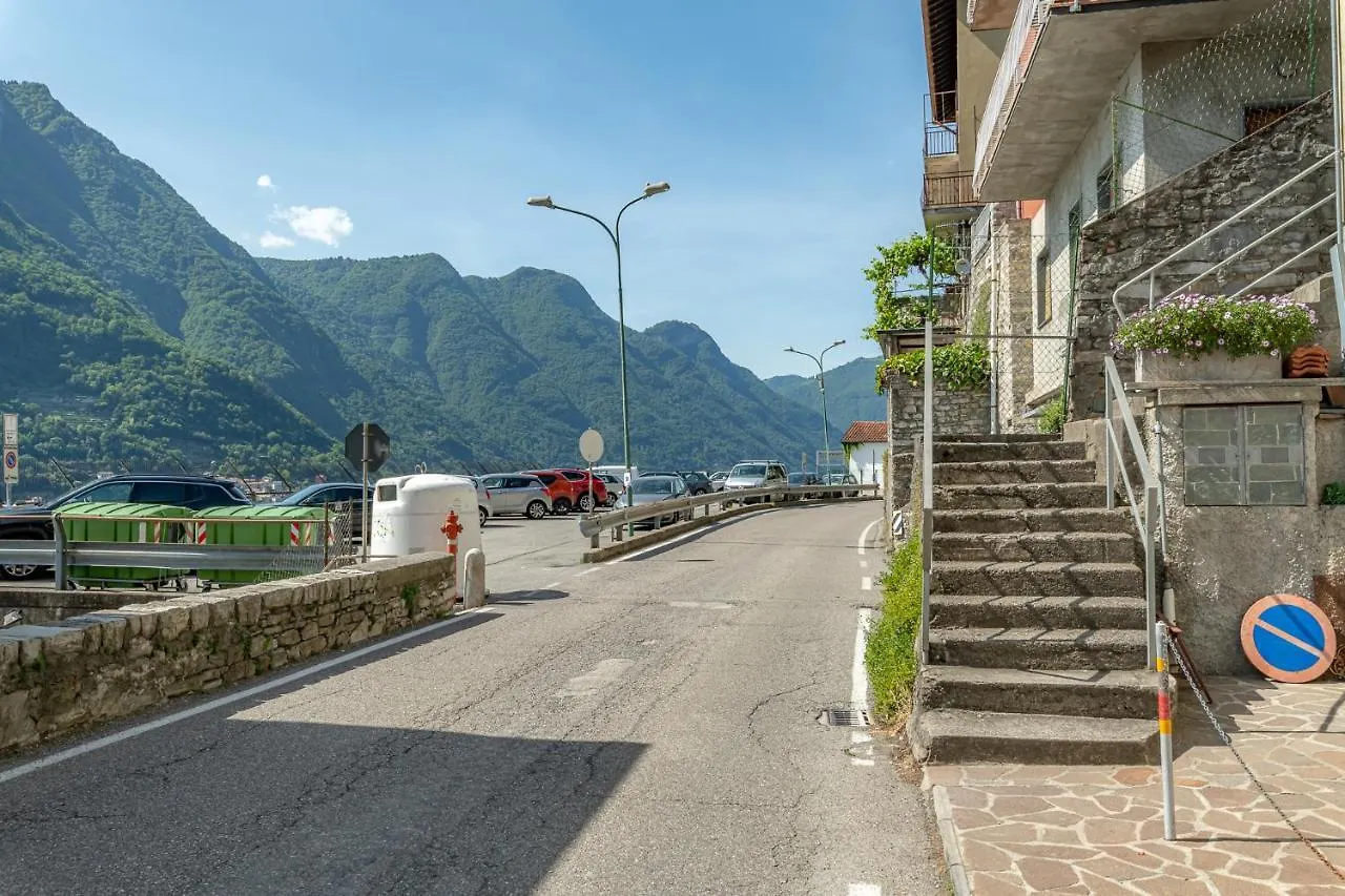 *Holiday Home* W/Patio & Fireplace + Lake View Pognana Lario Italy