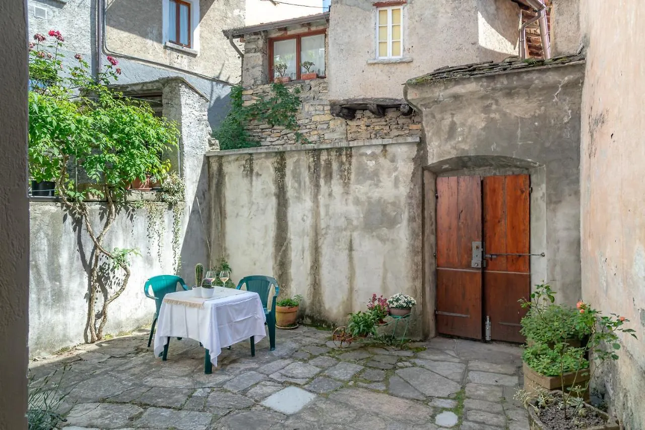 *Holiday Home* W/Patio & Fireplace + Lake View Pognana Lario Apartment